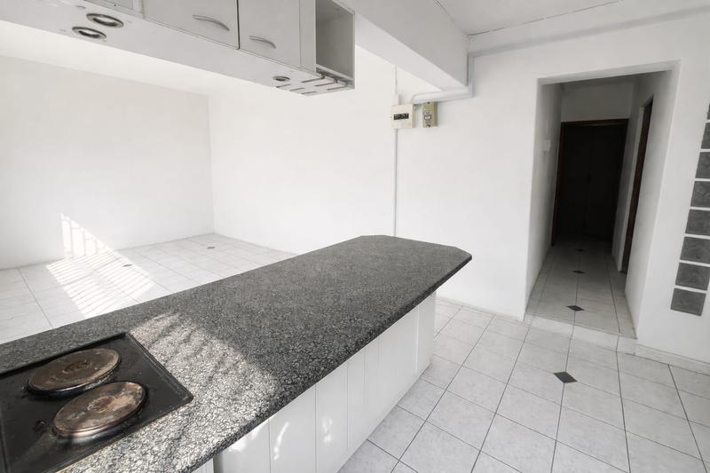 1 Bedroom Property for Sale in Green Point Western Cape